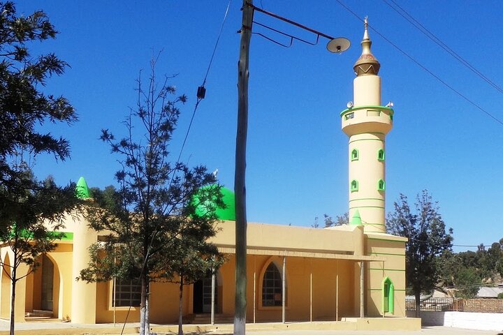 Halal pilgrimage to Nejashi Mosque Ethiopia – historic Islamic landmark